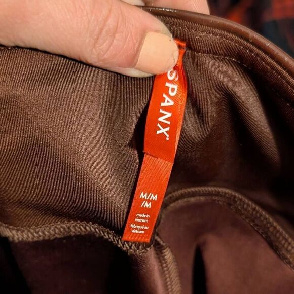 NWT Spanx Patent Faux Leather Ruby Red Leggings in Medium - Picture 8 of 8